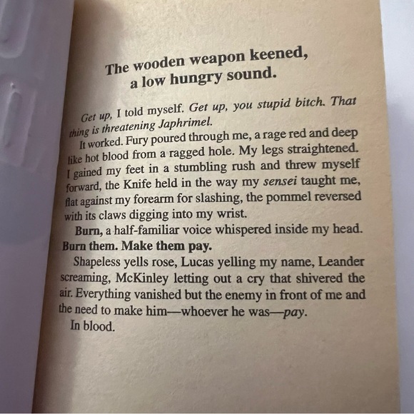 To Hell And Back by Lilith Saintcrow paperback novel - Picture 3 of 3